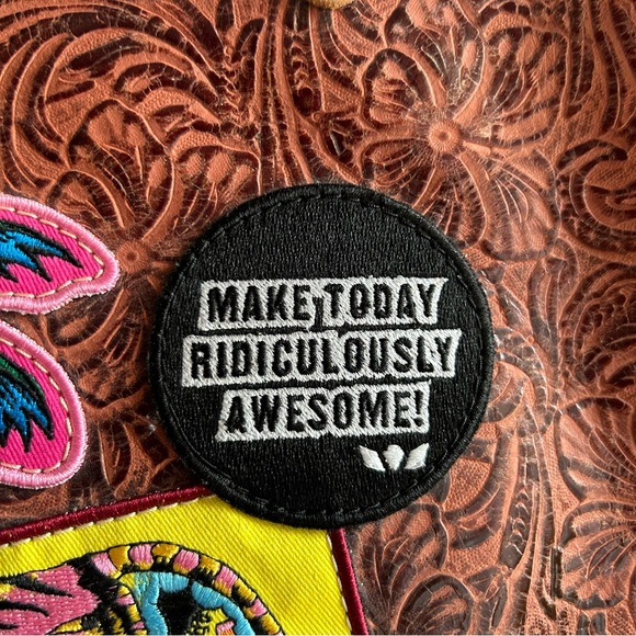 Consuela Suzie Everyday Tote Like New Retired - Picture 9 of 10